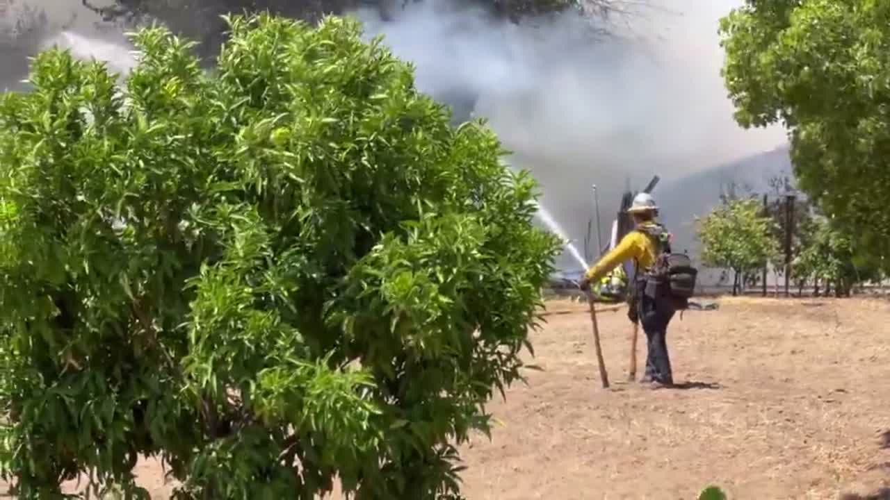 2-alarm fire burns homes in Brentwood