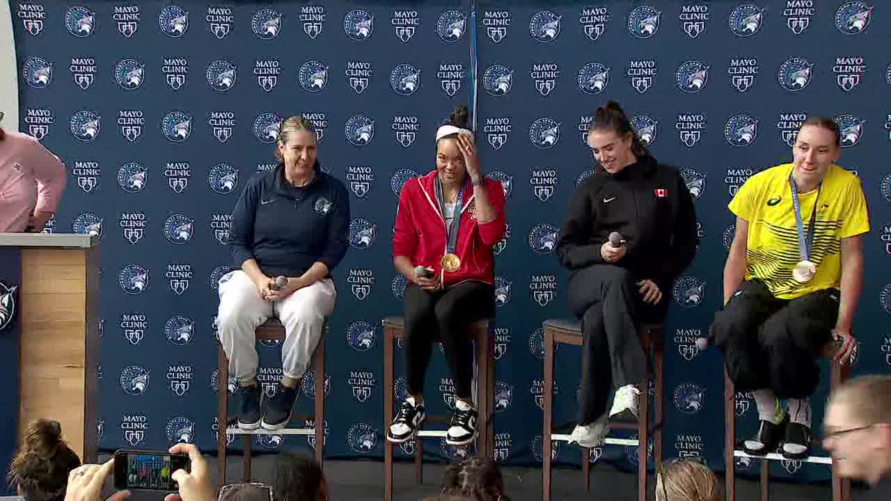 Lynx players, Cheryl Reeve show of gold medals