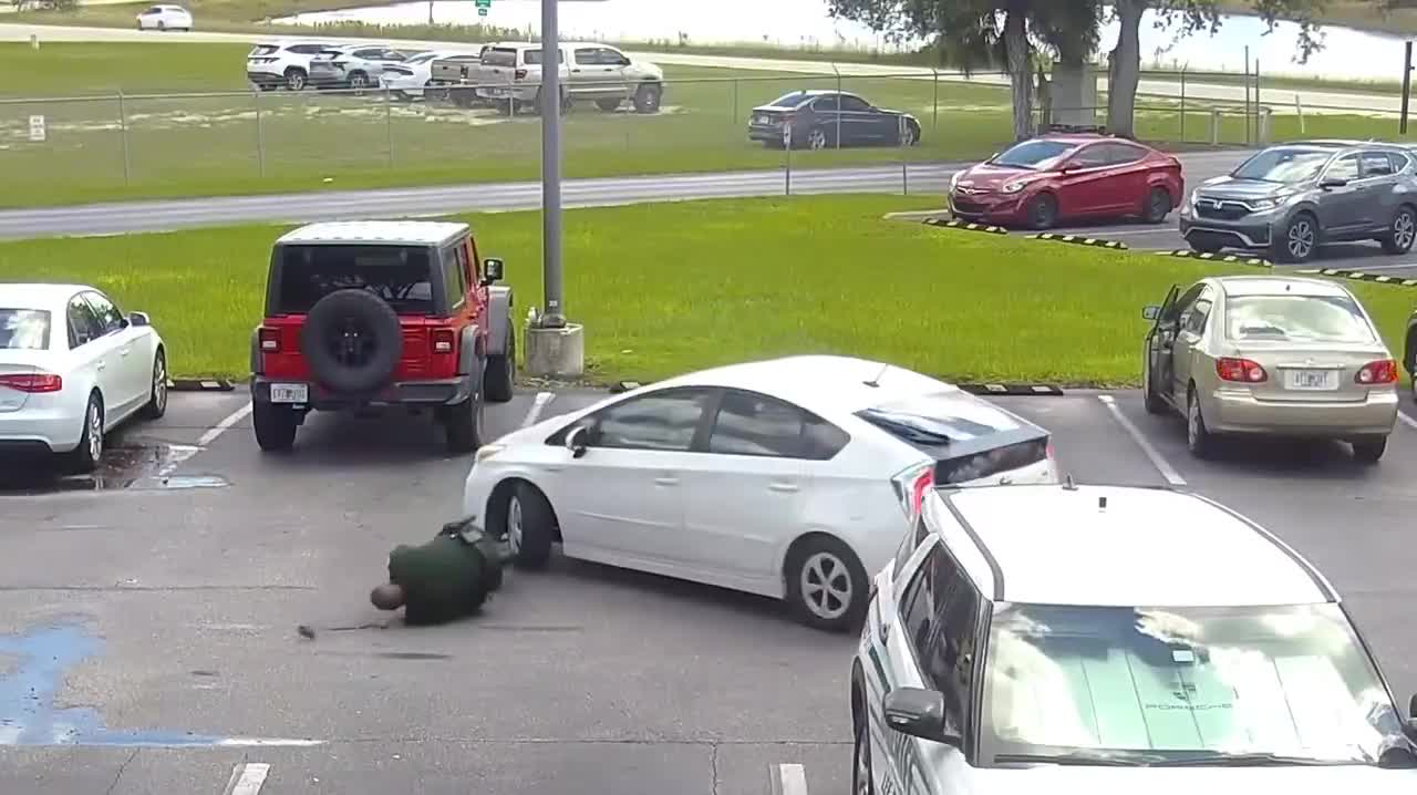 Florida deputy hit by car in parking lot at headquarters