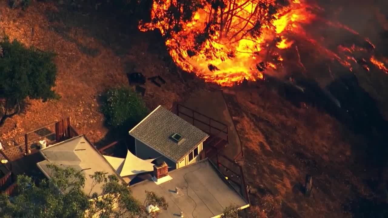 Oakland hills fire prompts evacuations